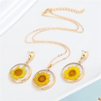 Europe And America Cross Border Ornament Creative Resin Round Dried Flower Daisy Necklace Earrings Sunflower Sunflower Ornament main image 6