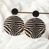 Autumn And Winter Wooden Print Leopard Earrings Exaggerated Creative Geometric Animal Pattern Earrings sku image 1