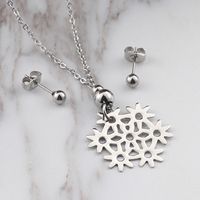 Factory Wholesale Korean Style Simple Hollow Snowflake Set Xiaoqing New Steel Color Snowflake Clavicle Chain Creative Accessories main image 2