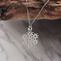 Factory Wholesale Korean Style Simple Hollow Snowflake Set Xiaoqing New Steel Color Snowflake Clavicle Chain Creative Accessories main image 3