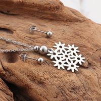 Factory Wholesale Korean Style Simple Hollow Snowflake Set Xiaoqing New Steel Color Snowflake Clavicle Chain Creative Accessories main image 4