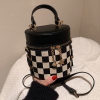 Autumn And Winter Niche Checkerboard Single Shoulder Messenger Bag Fashion All-match Portable Bucket Bag main image 6