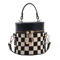Autumn And Winter Niche Checkerboard Single Shoulder Messenger Bag Fashion All-match Portable Bucket Bag main image 3