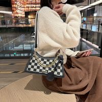 Fashion One-shoulder Messenger Bag Autumn And Winter Checkerboard Chain Baguette Bag main image 2