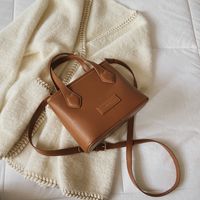 Autumn Winter Retro Bag 2021 New Bags Women's Bag Versatile Ins Messenger Bag Textured Portable Bucket Bag sku image 4