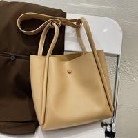 Large-capacity Bag Retro Shoulder Messenger Bag Portable Tote Bucket Bag sku image 1