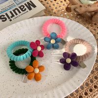 Flor De Terciopelo De Color En Contraste Cuerda Para El Cabello Anillo De Teléfono De Color Caramelo Cuerda Para La Cabeza Anillo Para El Cabello De Temperamento Dulce Accesorios Para El Cabello Japoneses Y Coreanos Mori Otoño E Invierno main image 1