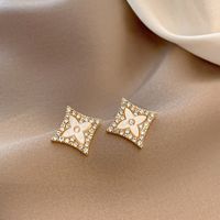 Europäische Und Amerikanische Mode Französisch Muschel Ohrringe Weibliche Diamant Persönlichkeit Ins Design Ohrringe Geometrische Kompakte Ohrringe main image 6