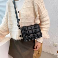 Fashion Checkered Shoulder Small Square Bag Acrylic Chain Simple Messenger Bag main image 3