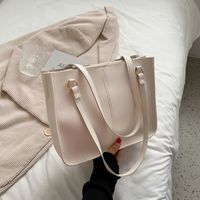 Retro Bag Women 2021 New Large-capacity Solid Color Tote Bag Fashion Casual Shoulder Bag sku image 2