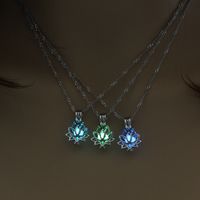 European And American Luminous Simplicity Accessories A Variety Of Popular Fashion All-match Luminous Hollow Necklace For Women Halloween Ornaments main image 4