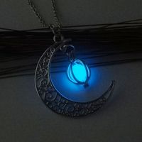 European And American Luminous Simplicity Accessories A Variety Of Popular Fashion All-match Luminous Hollow Necklace For Women Halloween Ornaments sku image 5