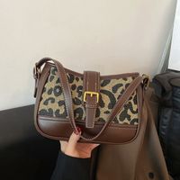 Fashion One-shoulder Handbags 2021 New Autumn And Winter Simple Stitching Leopard Print Underarm Bag main image 2