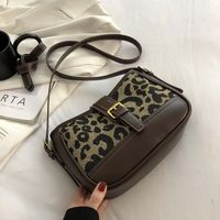 Fashion One-shoulder Handbags 2021 New Autumn And Winter Simple Stitching Leopard Print Underarm Bag main image 6