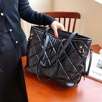 New Style Rhombus Shoulder Bag Trendy Fashion Portable Large Capacity Simple Tote Bag main image 1