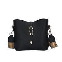 New Fashion Wide Shoulder Strap High Capacity Messenger Bag Bucket Bag main image 3
