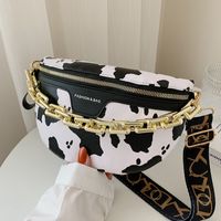 Acrylic Thick Chain Ladies Waist Bag 2021 New Cross-border New Leopard Temperament Chest Bag main image 5