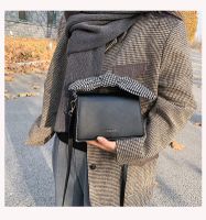 2021 New Ins Niche Messenger Bag Autumn And Winter Portable Small Square Bag sku image 1