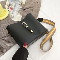 New Fashion Wide Shoulder Strap High Capacity Messenger Bag Bucket Bag sku image 4