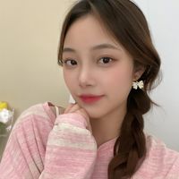 Korean 2021 New Earrings Autumn And Winter Women's Bow Pearl Earrings Refined Grace Earrings Ear Studs Tide sku image 2