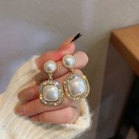 Retro Pearl Earrings With Bright Diamonds Temperament Niche Design Earrings sku image 1