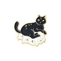 New Alloy Animal Brooch Creative Cartoon Cute Black And White Cat Shape Paint Brooch Clothing Accessories sku image 2