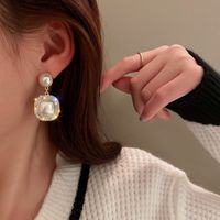 Retro Pearl Earrings With Bright Diamonds Temperament Niche Design Earrings main image 4