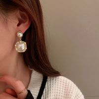 Retro Pearl Earrings With Bright Diamonds Temperament Niche Design Earrings main image 5