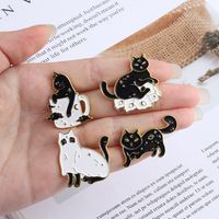 New Alloy Animal Brooch Creative Cartoon Cute Black And White Cat Shape Paint Brooch Clothing Accessories main image 5