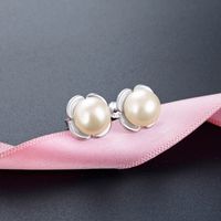 Korean Temperament Fashion Flower Pearl S925 Silver Small Bead Earrings main image 4
