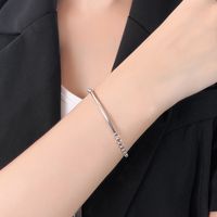 S925 Argent Simple Petit Bracelet De Perles Rondes Smiley Main Bijoux Niche Design Cadeau De Saint Valentin main image 4