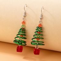 Jour De Noël New Green Christmas Tree Spiral Ear Hook Boucles D&#39;oreilles Pendantes Géométriques Avec Perles main image 1