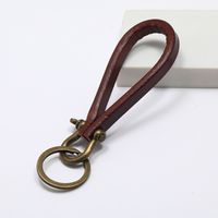 Simple Personality Handmade Vintage Leather Keychain Creative Horseshoe Buckle Car Key Pendant main image 4