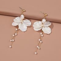 2020 Elegant Women's Pearl Petal Earrings Long Tassel Exquisite Fashion Korean Earrings In Stock Wholesale main image 1
