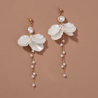2020 Elegant Women's Pearl Petal Earrings Long Tassel Exquisite Fashion Korean Earrings In Stock Wholesale main image 3