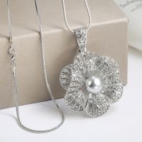 Nouveau Style Coréen Haut De Gamme Argent Fleur Strass-intégré Chandail Chaîne De Mode Long Sauvage Vêtements Collier Pendentif En Gros main image 5