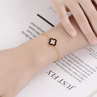 Weidecatur Nuevo Trébol Blanco Y Negro De Doble Cara De Concha De Acero De Titanio Pulsera De Vacío Eléctrico De Oro De 18k Para Mujer main image 3