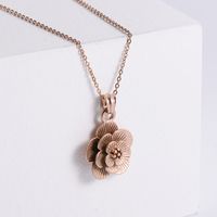 Nouveau Collier Pendentif En Acier Inoxydable Hortensia Rose En Or Rose Sablé À Grande Fleur En Trois Dimensions main image 2