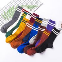 Otoño E Invierno Nuevo Estilo Japonés De Dos Barras De Algodón De Las Mujeres Medias De Media Pantorrilla De Hilo Grueso Rayado Todo-juego Casual Calcetines Coreanos Al Por Mayor main image 1