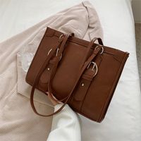 Bolsos Retro De Gran Capacidad 2021 Nuevo Estilo Coreano Popular Bolso De Un Hombro Mediados De La Antigüedad Bolso De Mano Casual De Las Mujeres main image 4