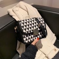 2021 New Trendy Bags Female Niche Checkerboard Triangle Lattice One-shoulder Armpit Bag Wholesale main image 1