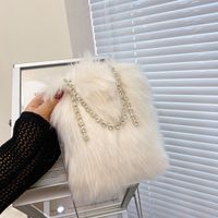 Furry Bag Women's 2021 Spring New Fashion Chain Handbag Shoulder Messenger Bag Plush Bucket Bag main image 5
