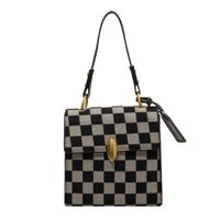 Best Selling Bag Women's Autumn And Winter 2021 New Fashion Retro Crossbody Ins Niche Chessboard Plaid Portable Small Square Bag main image 6