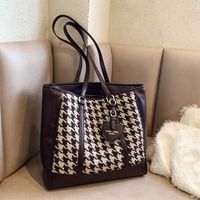 Autumn And Winter Large-capacity New Fashion Texture Shoulder  High-end Commuter Tote Bag main image 3