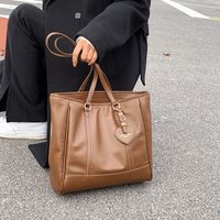 Autumn And Winter Large-capacity New Fashion Texture Shoulder  High-end Commuter Tote Bag main image 5