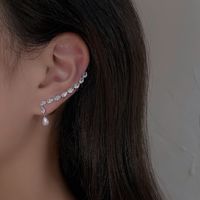 Mikro-intarsierte Zirkon Geometrische Ohrringe Mode Einfache Ohrringe main image 5