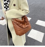 Soft Leather Pu Women's Bag 2021 Winter New Fashion Rhombus Large Capacity Shoulder Messenger Bag Acrylic Thick Chain Bag sku image 3