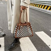 2021 New Autumn And Winter Fashion Checkerboard Large Capacity Tote Drawstring Shoulder Handbag sku image 2