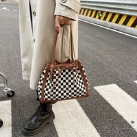 Bag Women 2021 New Autumn And Winter Ladies Bag Fashion Checkerboard Large Capacity Tote Bag sku image 2