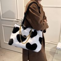 Printed Chain Tote Bag 2021 New Autumn And Winter Large Capacity Chain Plush One-shoulder Hand Carrying Plush Women's Bag Simple sku image 1